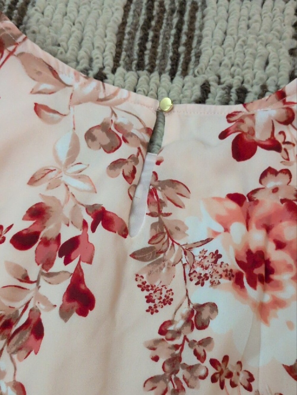 Liz Claiborne Pink and Red Floral Sleeveless Top - Picture 8 of 11